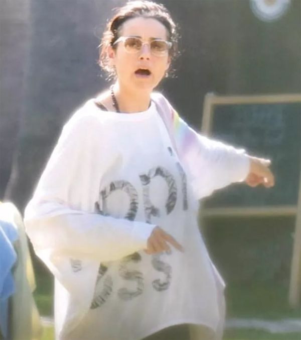 Özgü Namal'dan muhabirlere sert tepki! Görüntülendiğini fark edince çıldırdı - Resim: 4