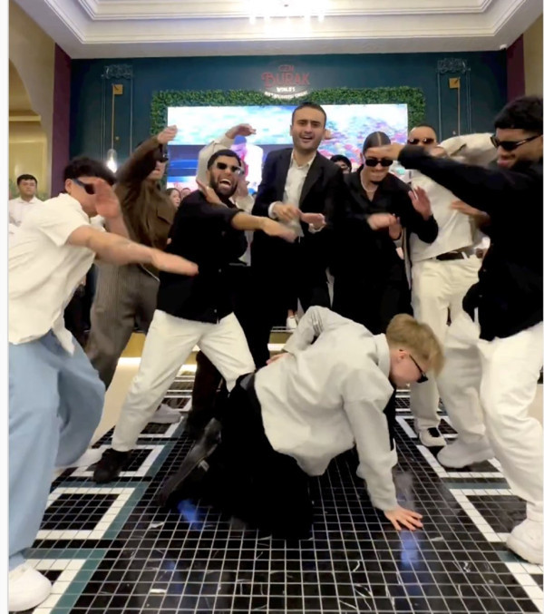 CZN Burak, Katar'da yeni şube açıyor - Resim: 0