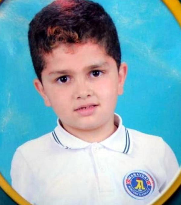 8 yaşındaki kardeşini 27 bıçak darbesiyle öldürdü, 'hatırlamıyorum' dedi - Resim: 3