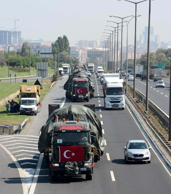 Askeri birllikler taşınıyor! Tanklar yola çıktı - Resim: 4