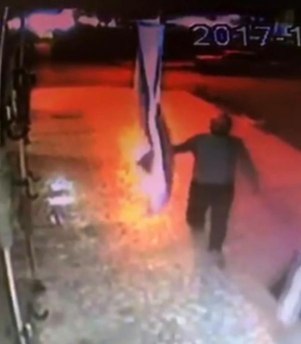 Türk bayrağını indirip, üstüne basmıştı! Akıbeti belli oldu - Resim: 2