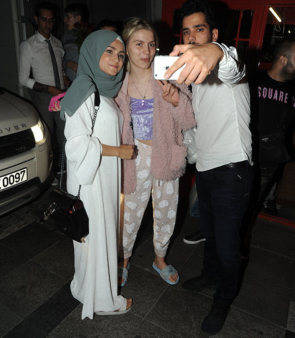 Aleyna Tilki'nin kıyafetiyle dalga geçtiler - Resim: 4