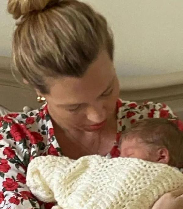 Boris Johnson ve Carrie Symonds’un bebeğinin ismi belli oldu - Resim: 0