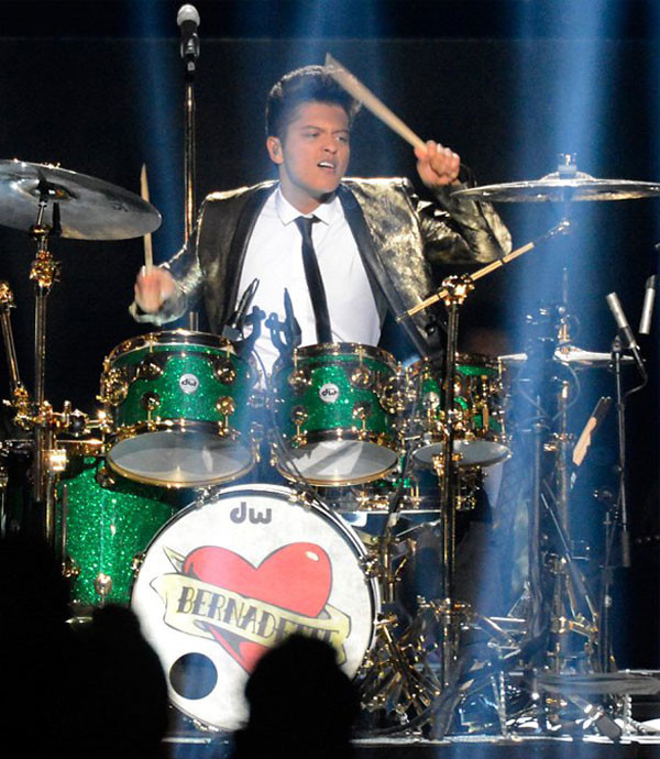 Ünlü şarkıcılar Super Bowl'a damga vurdu! - Resim: 1