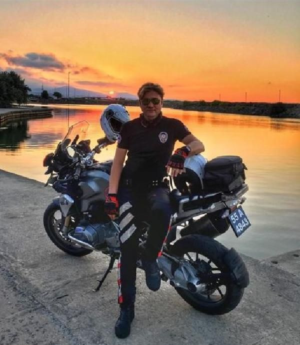 Samsun'da şehit polis memuru Adem Keskin gözyaşlarıyla uğurlandı - Resim: 1