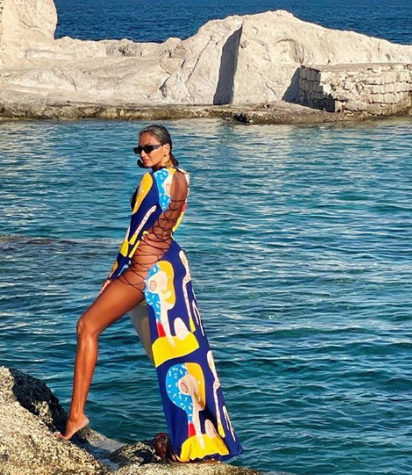 Arkasını döndü çıplak poz verdi! Eda Taşpınar fotoğraflarıyla ağızları açık bıraktı - Resim: 0