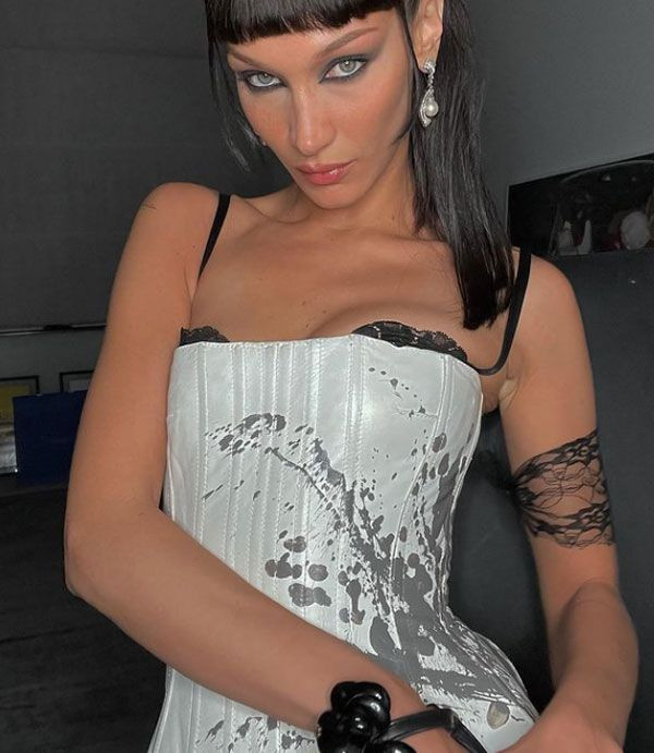 Filistin'li ünlü model Bella Hadid aynanın karşısına geçti çıplak poz verdi! Cesaretiyle hayran bıraktı - Resim: 3