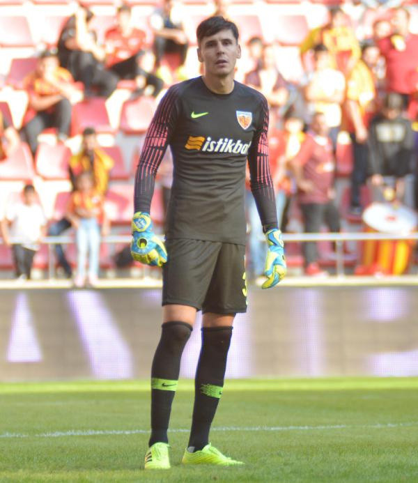 Süper Lig'de tarihe geçen Emre Demir'e Sevilla teklif yaptı - Resim: 0