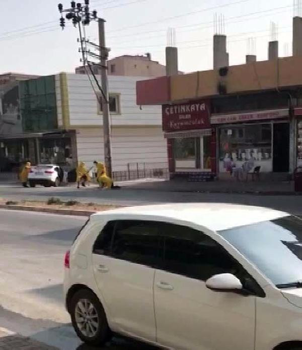 Sarı yağmurluklu dehşet! Güpegündüz yaşandı - Resim: 1