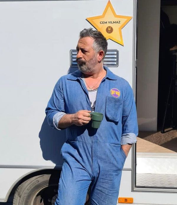 Cem Yılmaz 15 Temmuz paylaşımlarına isyan etti: Her sene aynı pisliği yapıyorsunuz - Resim: 2
