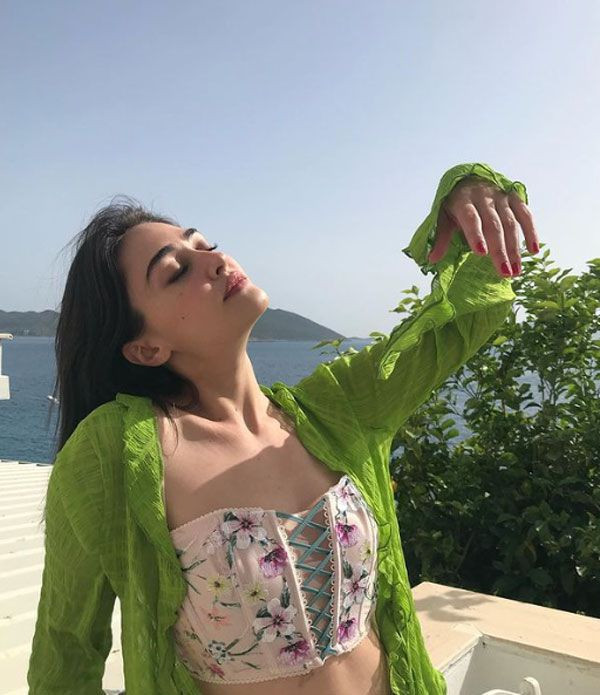 Yılın bomba aşk iddiası! Esra Bilgiç ve Reynmen gece boyu birlikte sarmaş dolaş eğlediler - Resim: 2