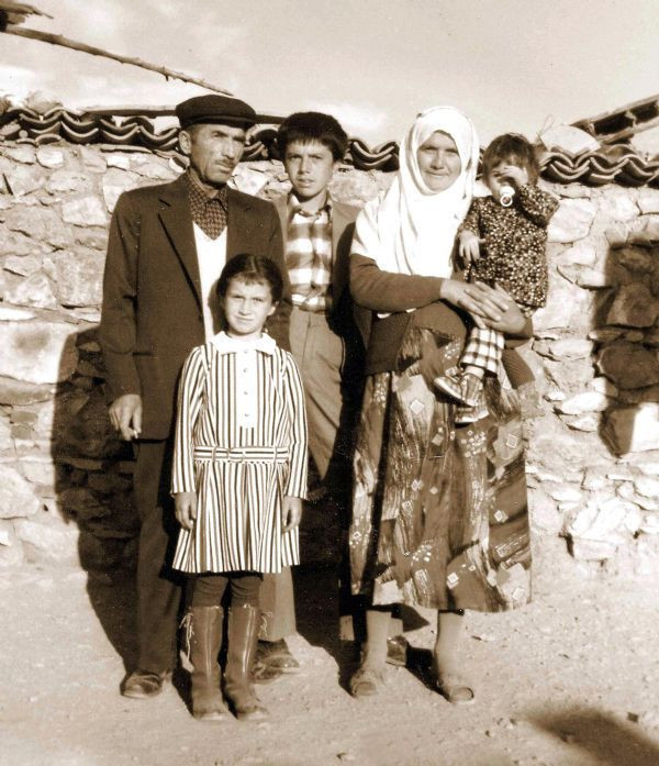 Yeni Bakan Nihat Zeybekci amelelikten gelme - Resim: 4