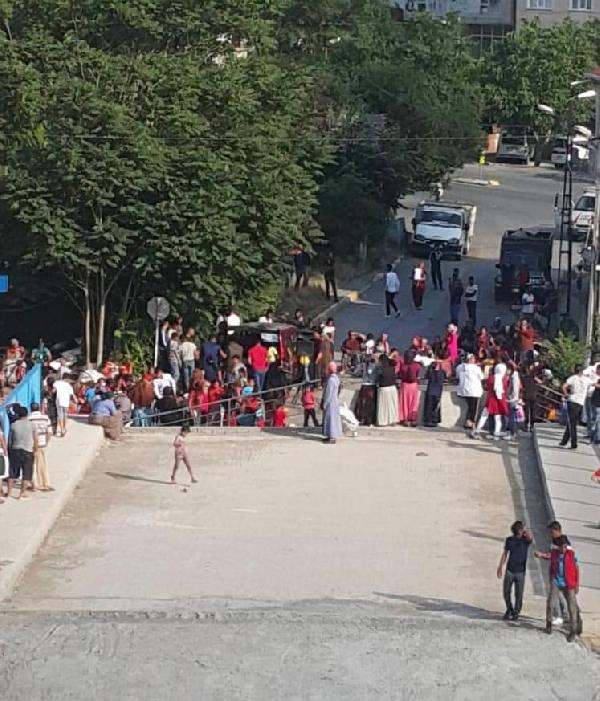 Ataşehir'de sosyal mesafesiz sokak düğününe polis baskını - Resim: 0