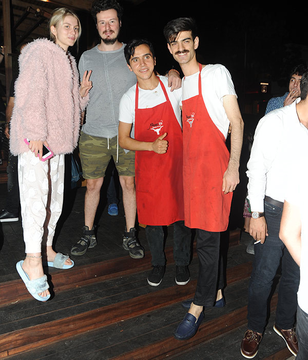 Aleyna Tilki'nin kıyafetiyle dalga geçtiler - Resim: 1