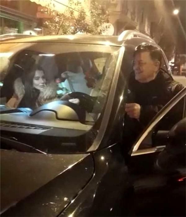 'İki eşim var ikisini de seviyorum' diyen Yılmaz Vural genç kadınlarla... Yılmaz Vural'ın ilk eşi ve ikinci eşi kim - Resim: 4