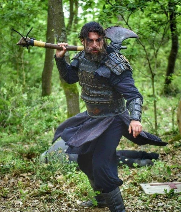 Diriliş Ertuğrul'un Turgut Alp'i sekiz yıllık aşkıyla mutluluğa evet dedi! - Resim: 4