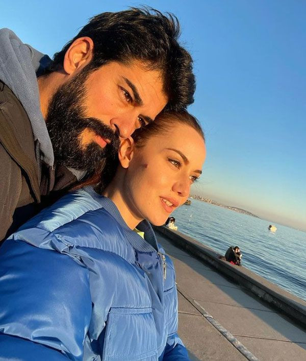 Fahriye Evcen'in kız kardeşini görenler güzelliğiyle büyülendi! Fahriye'den çok daha beğenildi - Resim: 2
