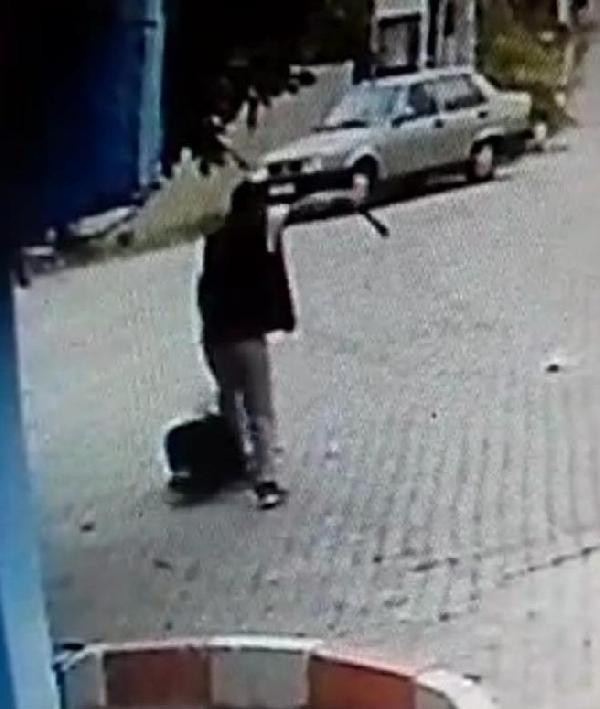 Sokak ortasında dehşet: Meydanda pusu kurdu! - Resim: 4