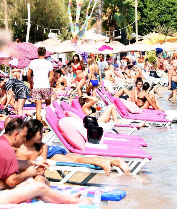 Bodrum ve Çeşme yanıyor! Adım atacak yer kalmadı - Resim: 3