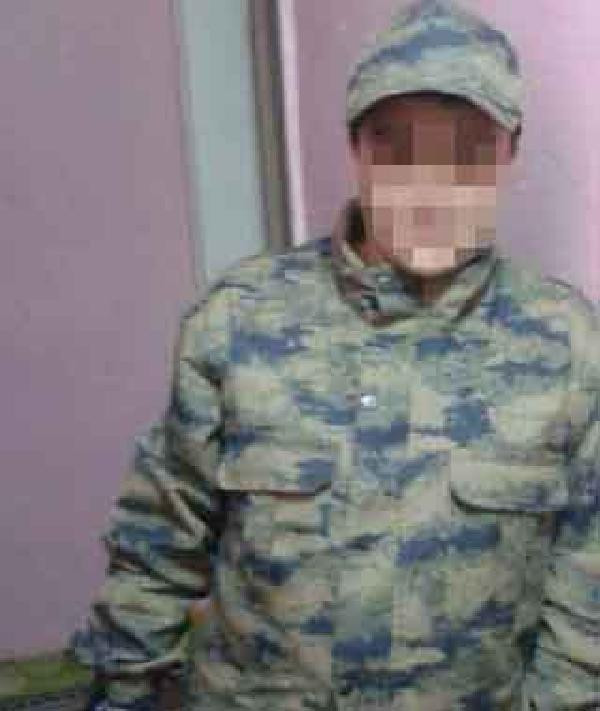 Göğüslerini aldırıp ameliyatla cinsiyet değiştirmek istiyor - Resim: 4