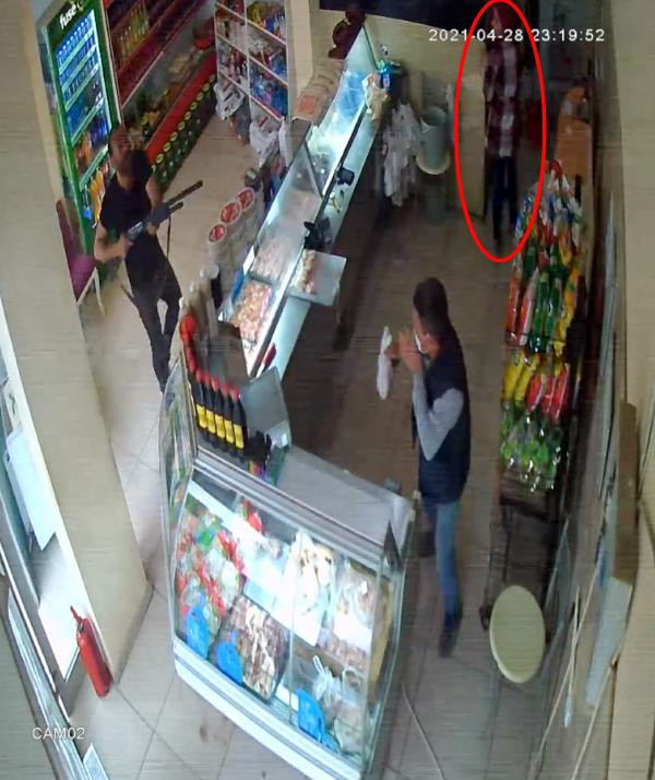 Burdur'da şarküterideki cinayetin görüntüsü ortaya çıktı! "Korksun diye ateş ettim" - Resim: 1