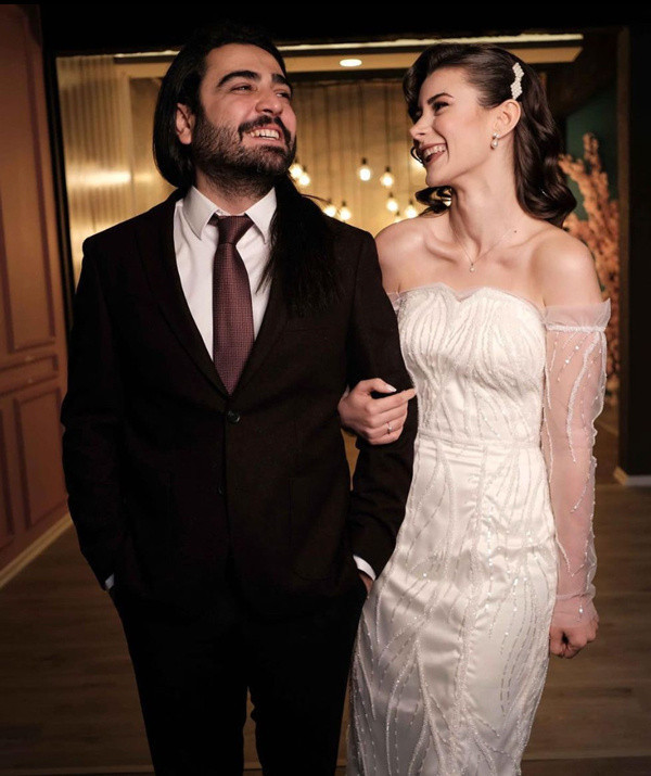 Karadeniz müziğininin sevilen ismi Selçuk Balcı sevgilisiyle mutluluğa 'evet' dedi! Nikah şahitleri bakın kim oldu... - Resim: 0