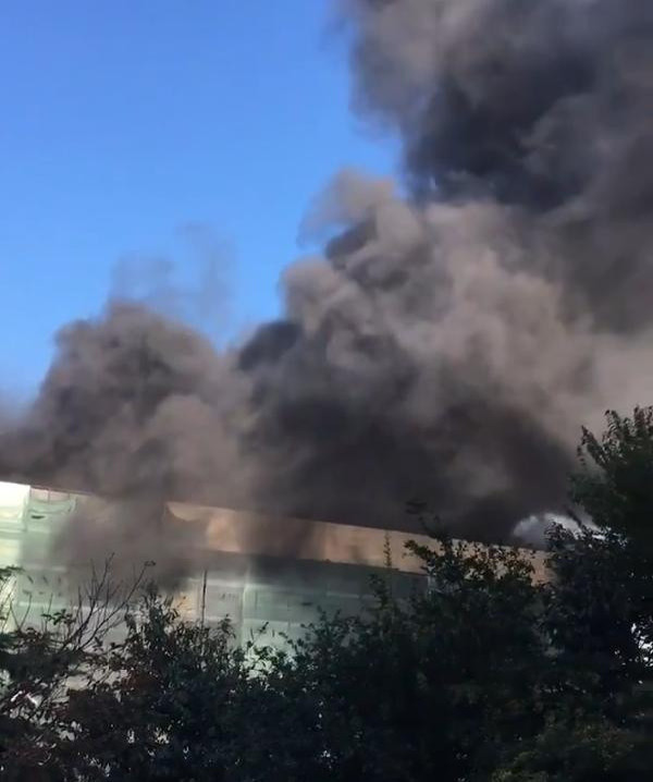 İstanbul'da Çapa Tıp Fakültesi'nde korkutan yangın! Dumanlar gökyüzü sardı - Resim: 3