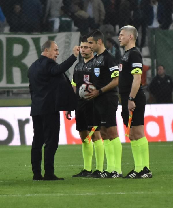Fatih Terim'den sert tepki! Maç bitti sahaya girdi - Resim: 2