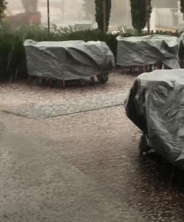 İzmir'de inanılmaz görüntü! Her yer beyaza büründü - Resim: 2