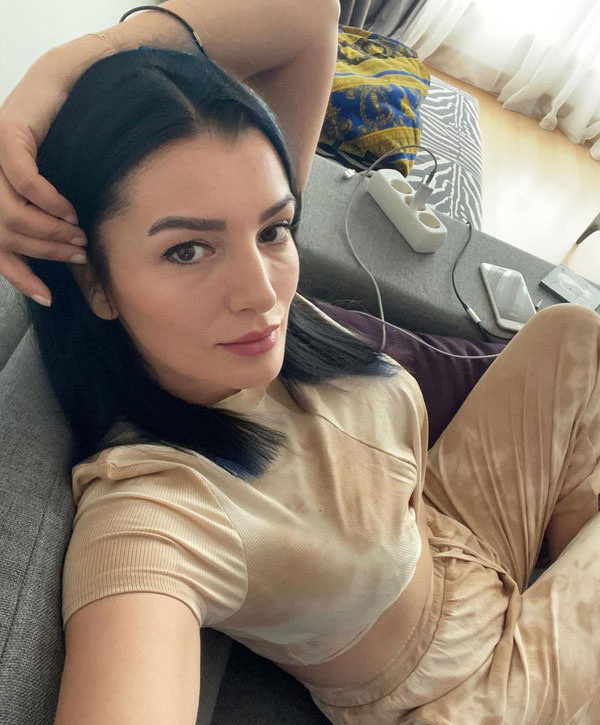 Havva Öztel ünlü olmak için ne yapacağını şaşırdı! Yukarı kadar kaldırıp poz verdi "kızından utan" - Resim: 0