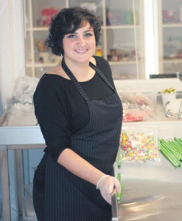 4 yaşındaki oğluna alkol içirip kenevir koklattı! Emlak kralının kızı bağımlı çıktı tedavi görecek - Resim: 1