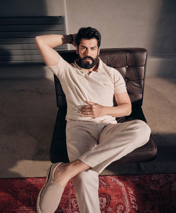 Burak Özçivit Bakü'ye gitti coşkuyla karşılandı! "Türk dünyasının en tanınmış aktörü" - Resim: 1