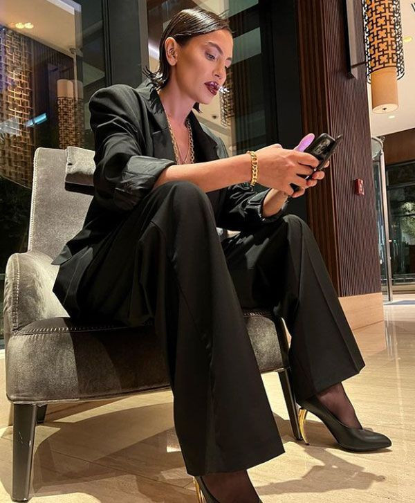 Tolga Karel'in eski eşi çırılçıplak plaja indi! Verdiği pozlarla kasıp kavurdu - Resim: 4