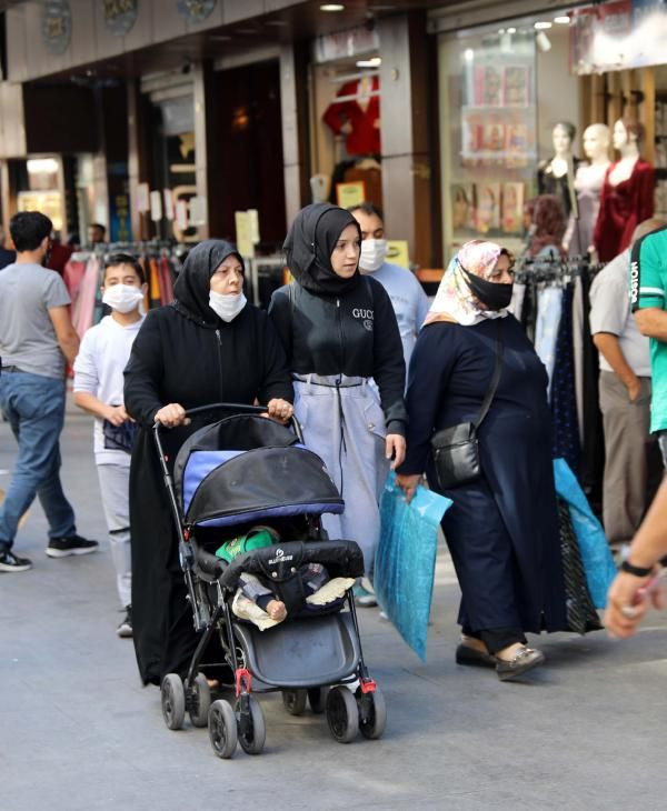 Ne maske ne mesafe! Vaka sayısının arttığı Gaziantep'ten pes dedirten görüntüler - Resim: 3