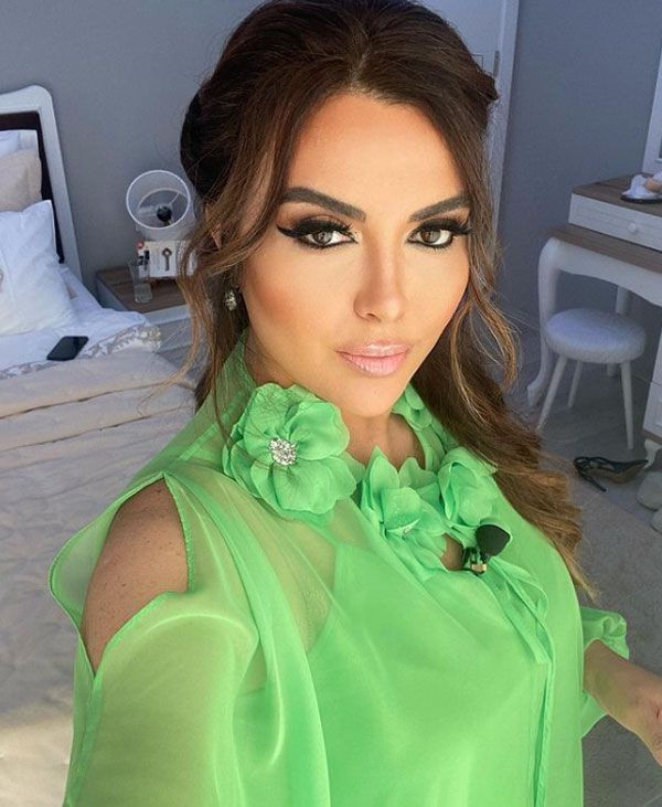 Aslı Hünel bikini yerine elbise ile denize girdi, resti çekti! "Beni bikini ile yakalayamazsınız" - Resim: 3