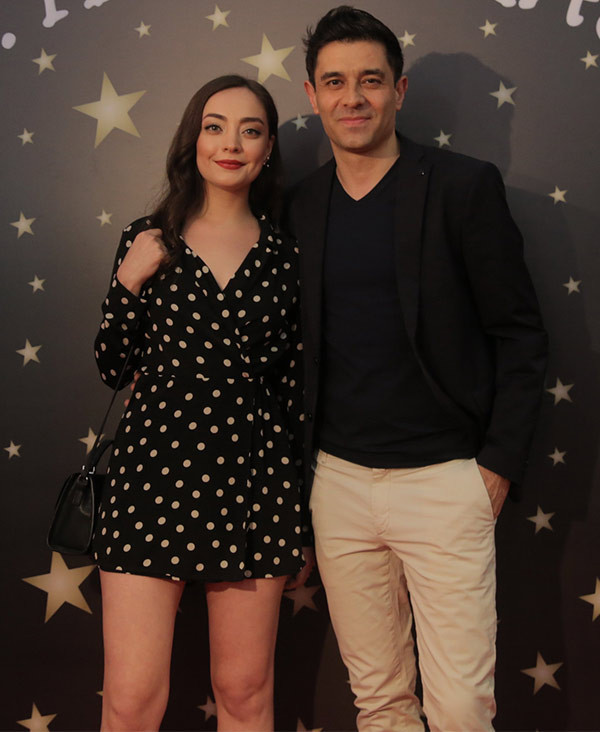 Önce inkar ettiler sonra el ele aşklarını ilan ettiler - Resim: 1