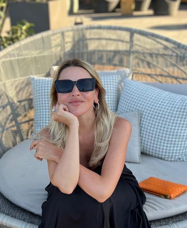 Yeni gelin Hadise'de Müge Anlı'nın yolundan gitti! Sosyal medya hesabında soy adını değiştirdi - Resim: 1