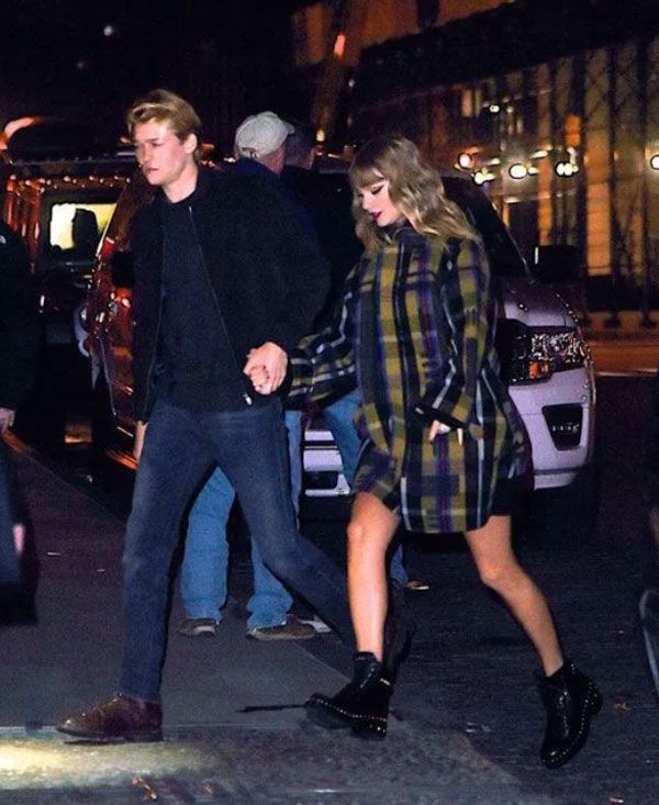 Amerikalı şarkıcı Taylor Swift, oyuncu sevgilisi Joe Alwyn ile evleniyor! - Resim: 3