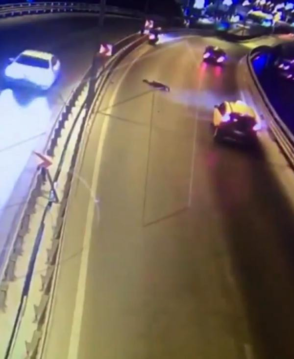 Antalya'dan acı haber! Başını direğe çarpan motosikletli polis memuru şehit oldu - Resim: 0