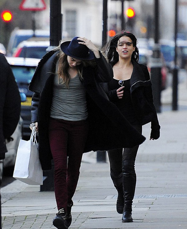 Cara Delevingne'nin dişleri görenleri korkuttu - Resim: 1