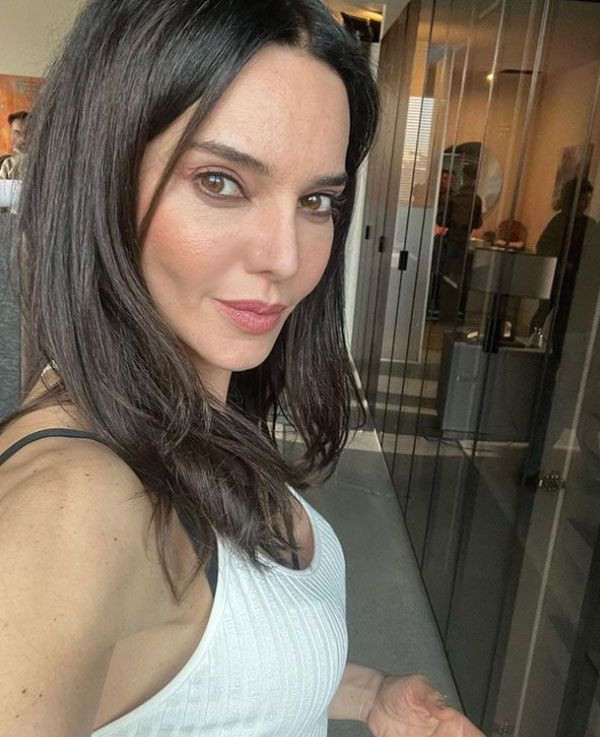 Hande Ataizi oğlu Leon ve sevgilisi Dinç Aydoğdu ile Bodrum tatilinde! - Resim: 2