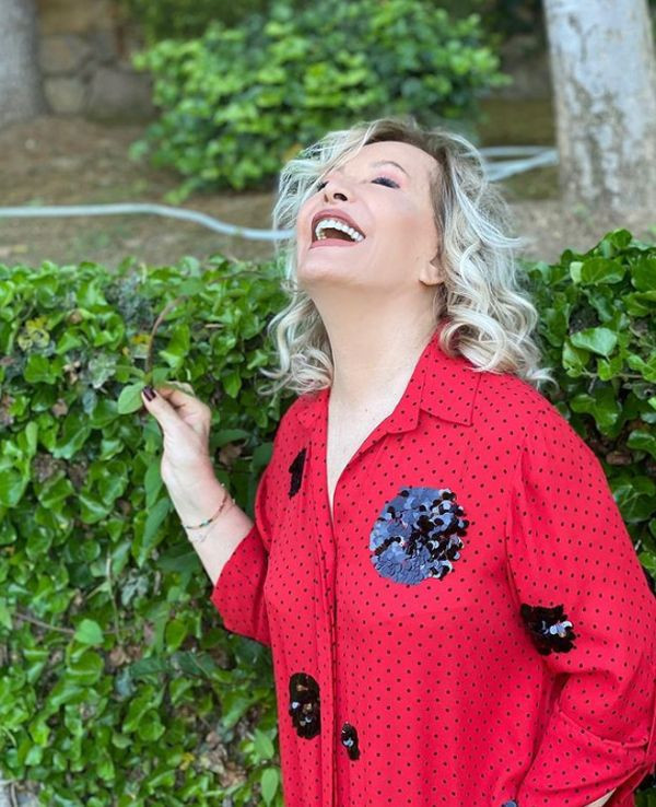 Emel Sayın gençlik fotoğrafını paylaştı, hayran bıraktı! "Bir zamanlar photoshopa gerek yoktu" - Resim: 4