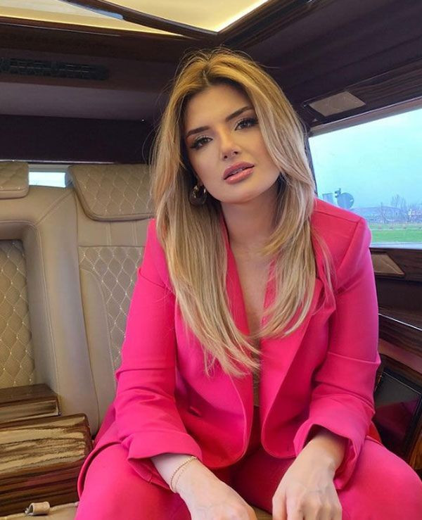 Begüm Polat kameranın karşısına çırılçıplak geçti klibindeki erotik sahnelerle olay çıkarttı! "Kimsenin yapmadığı yaptım!" - Resim: 3