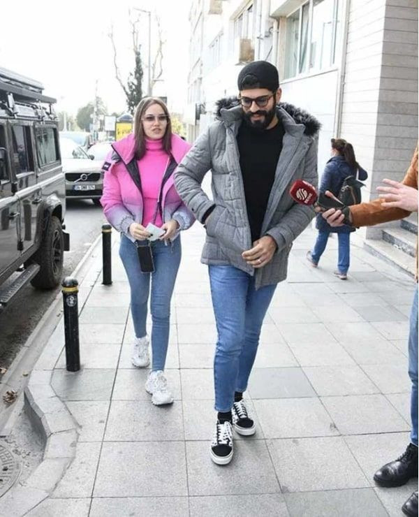 Fahriye Evcen ve Burak Özçivit yeni lüks otomobilleriyle boğaz turu attı - Resim: 4