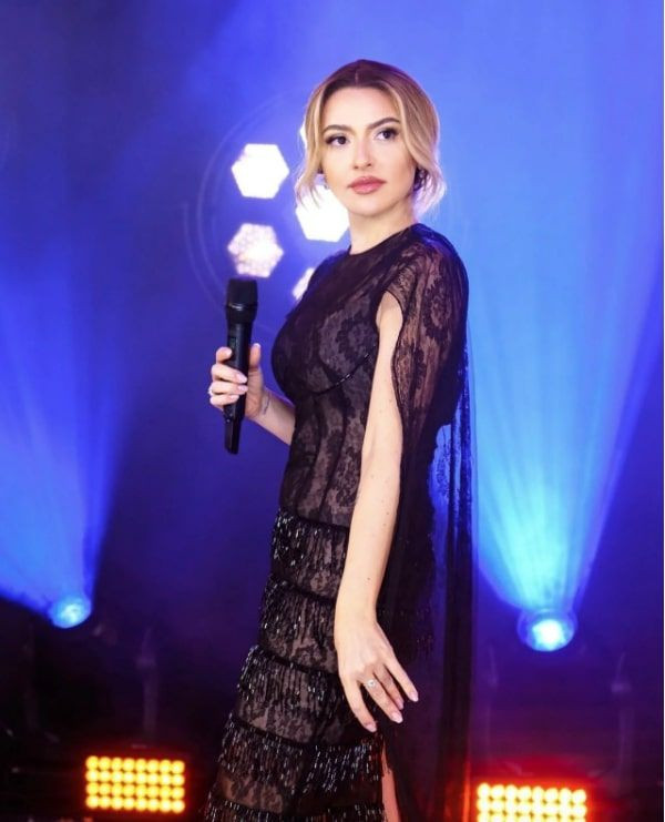 Hadise'nin şıklığının bedeli pahalıya patladı! Son kombinine yine servet ödedi - Resim: 4