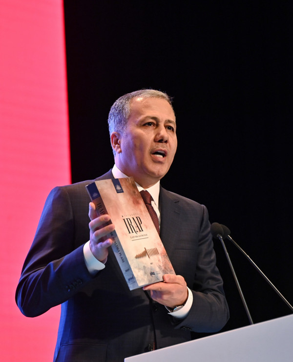 'Dua ederek bekleyemeyiz' diyen Vali Ali Yerlikaya İstanbul'u bekleyen 9 tehlikeyi açıkladı - Resim: 0