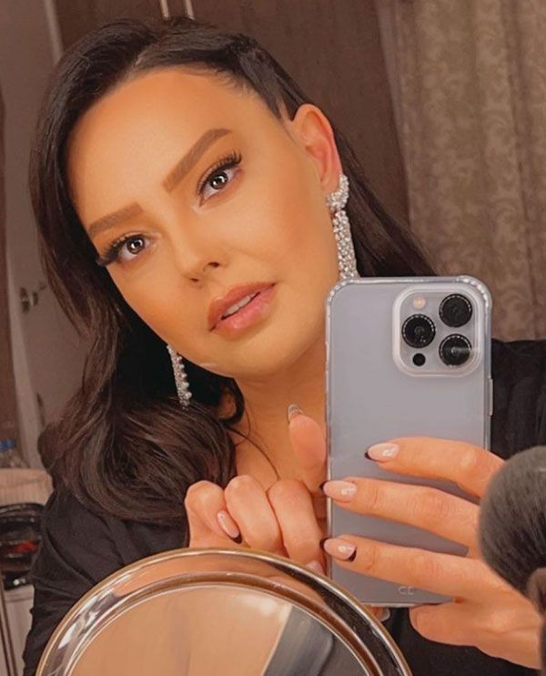 Yıllardır görüşmüyorlardı! Ebru Gündeş'in kimsenin bilmediği kız kardeşi herkesi şok etti - Resim: 3