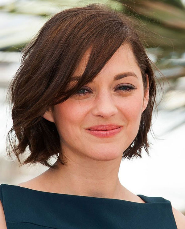 Yuvarlak bir yüzünüz varsa bu üç saç modeli tam da size göre! - Resim: 0