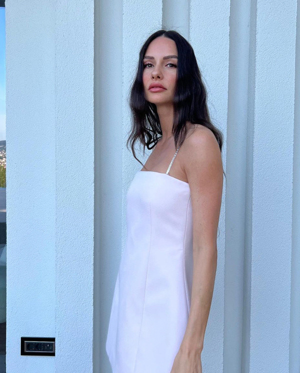 Yasemin Özilhan'dan boşanma iddialarına tokat gibi cevap! O paylaşımıyla her şeye nokta koydu - Resim: 0