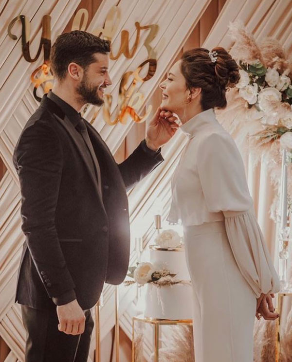 Önce dini, sonra resmi nikah! Yıldız Çağrı Atiksoy ve Berk Oktay çifti mutluluğa 'evet' dedi - Resim: 1